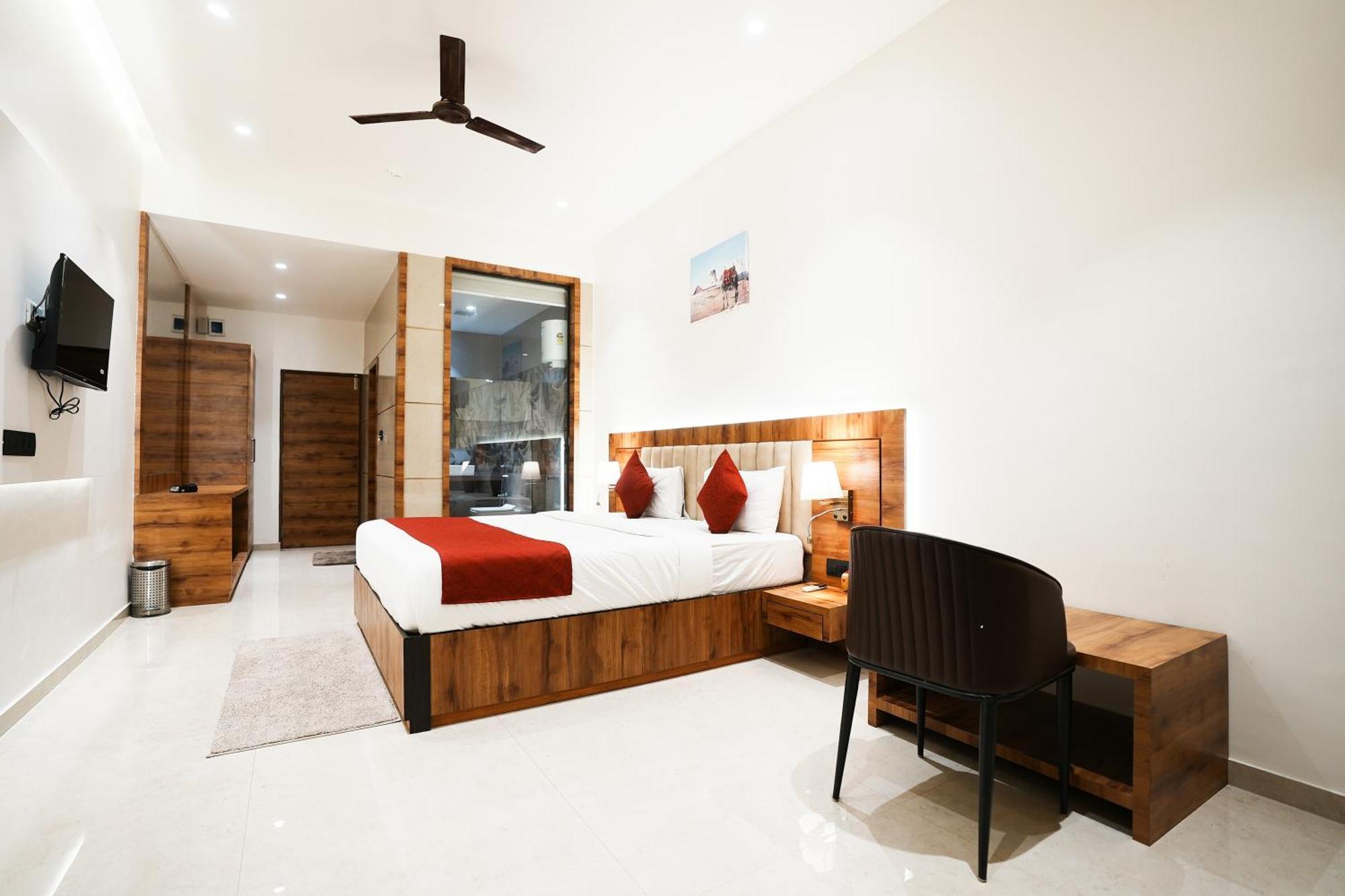 Madhav Residency Hotel & Banquet, Kalyan, Mumbai Extérieur photo