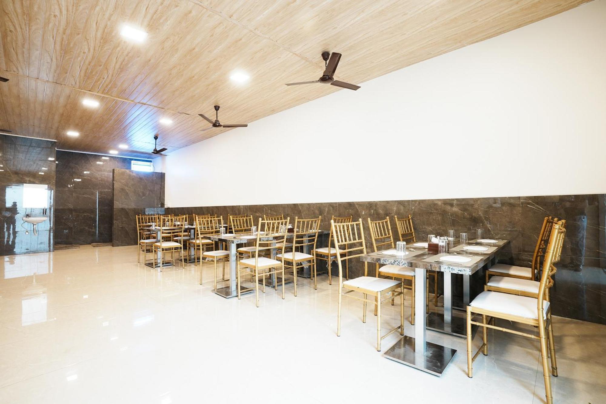 Madhav Residency Hotel & Banquet, Kalyan, Mumbai Extérieur photo