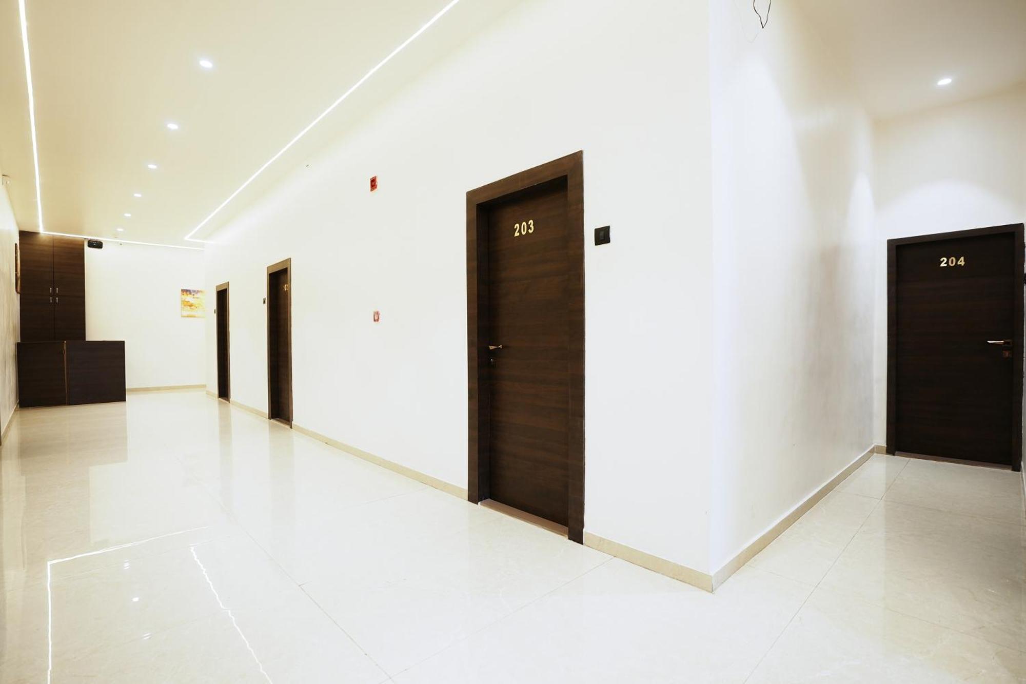 Madhav Residency Hotel & Banquet, Kalyan, Mumbai Extérieur photo