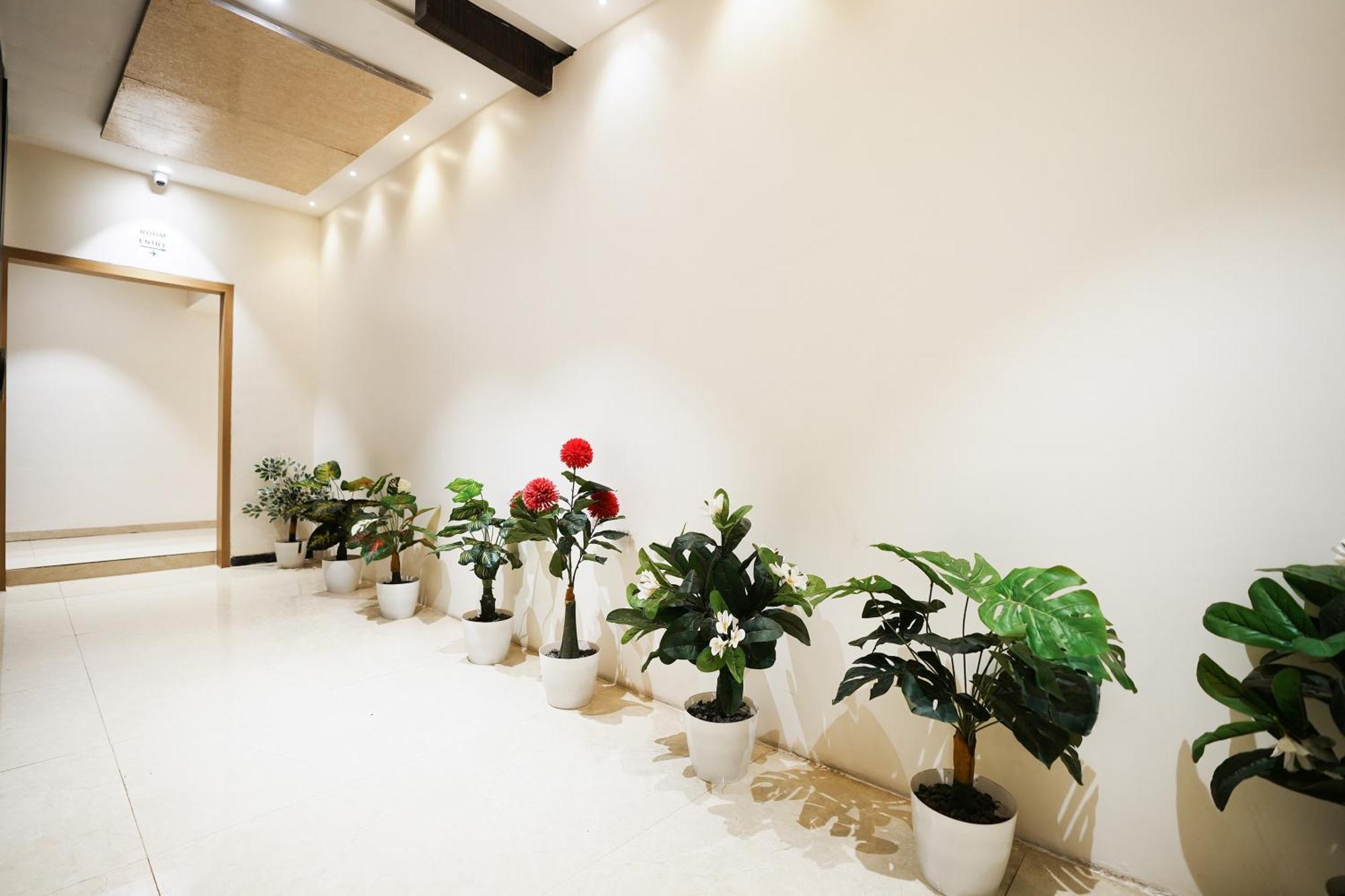Madhav Residency Hotel & Banquet, Kalyan, Mumbai Extérieur photo