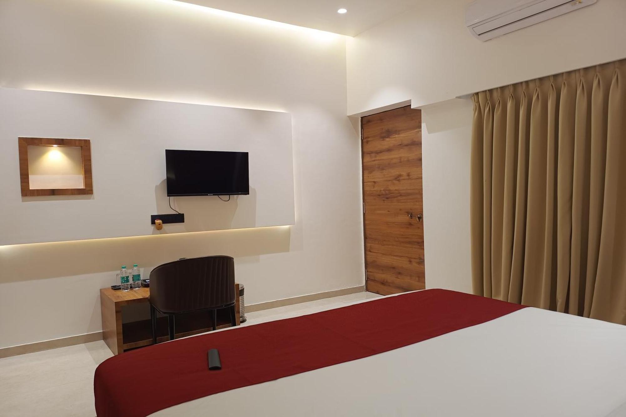 Madhav Residency Hotel & Banquet, Kalyan, Mumbai Extérieur photo