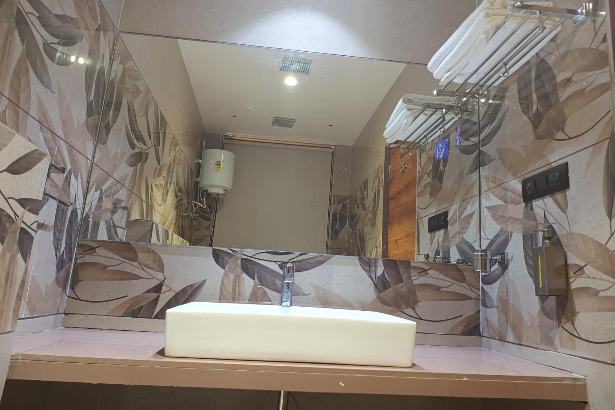 Madhav Residency Hotel & Banquet, Kalyan, Mumbai Extérieur photo