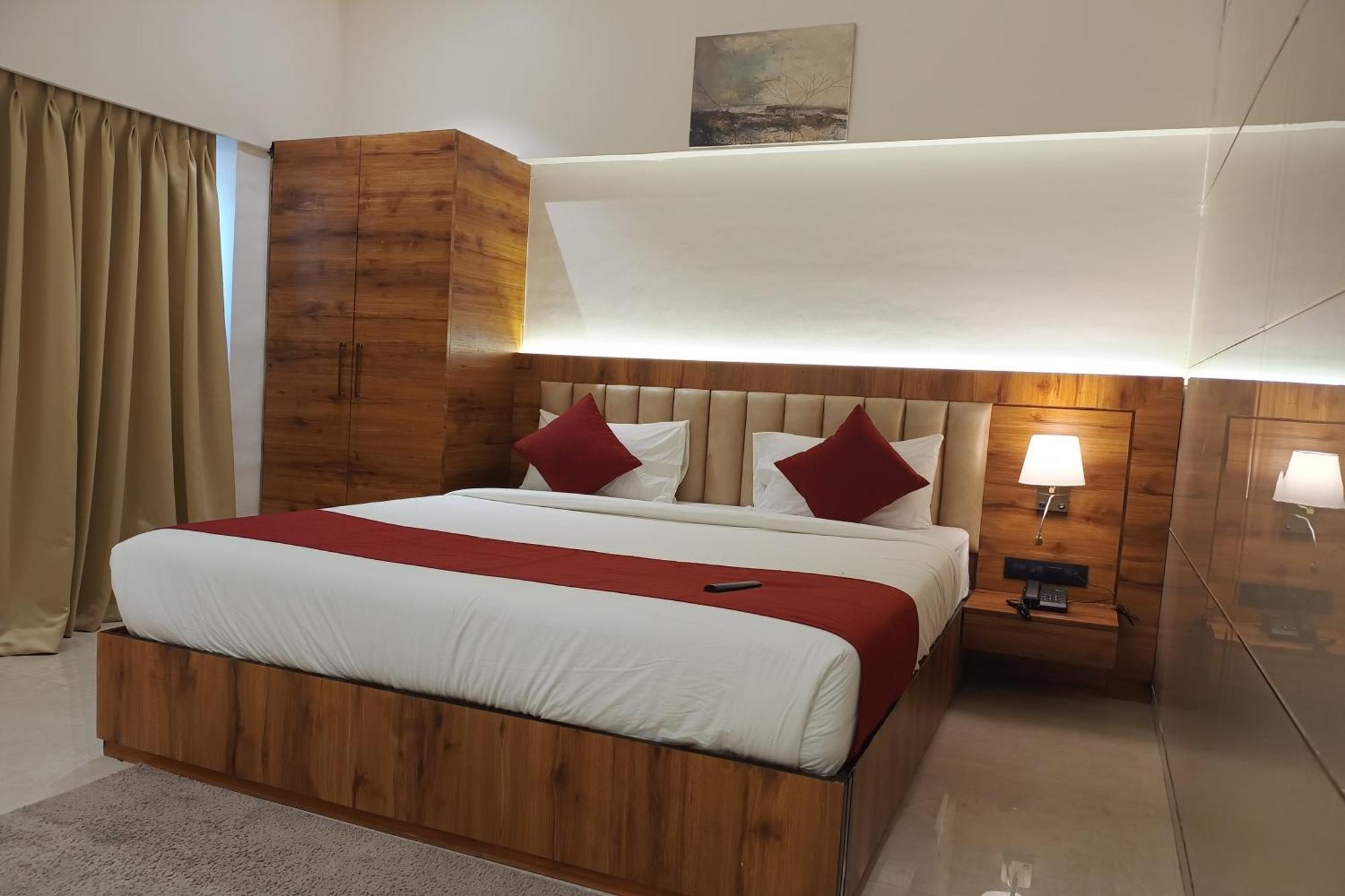 Madhav Residency Hotel & Banquet, Kalyan, Mumbai Extérieur photo